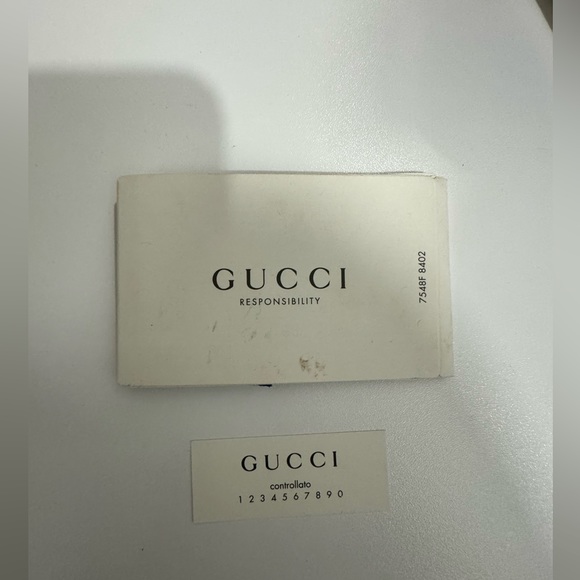 Gently loved Gucci Marmont medium bag in cobalt blue. Purchased from Gucci store - Picture 6 of 10